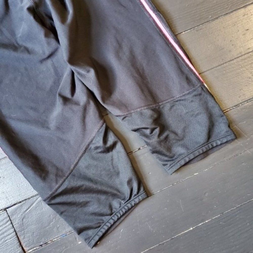 Nike Black Capris - Picture 8 of 8